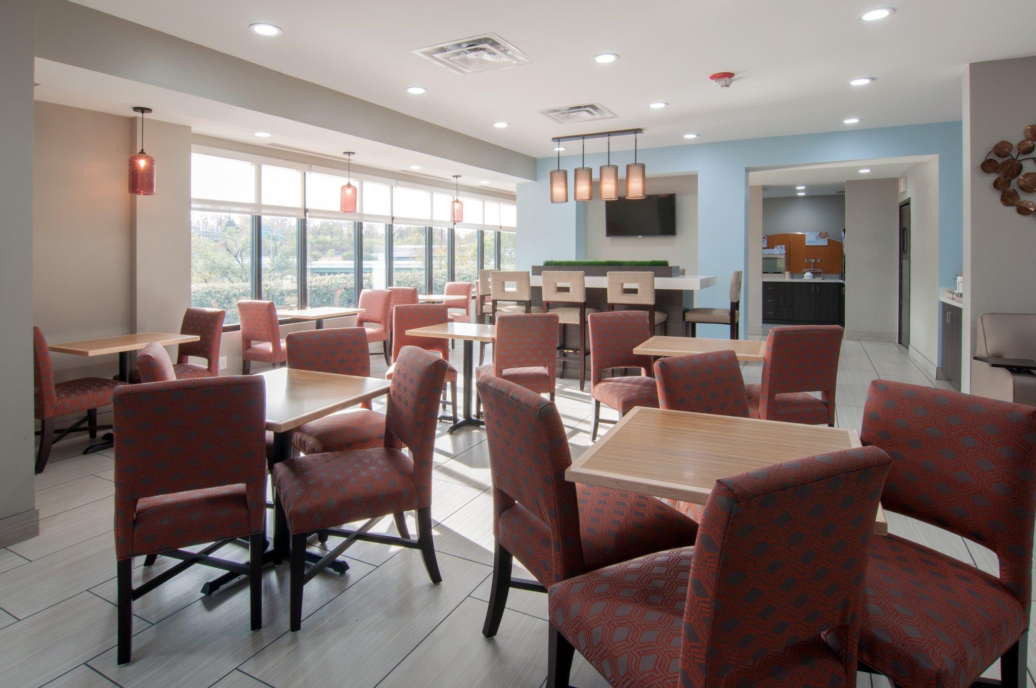 Holiday Inn Express & Suites Nashville-I-40 & I-24 מראה חיצוני תמונה