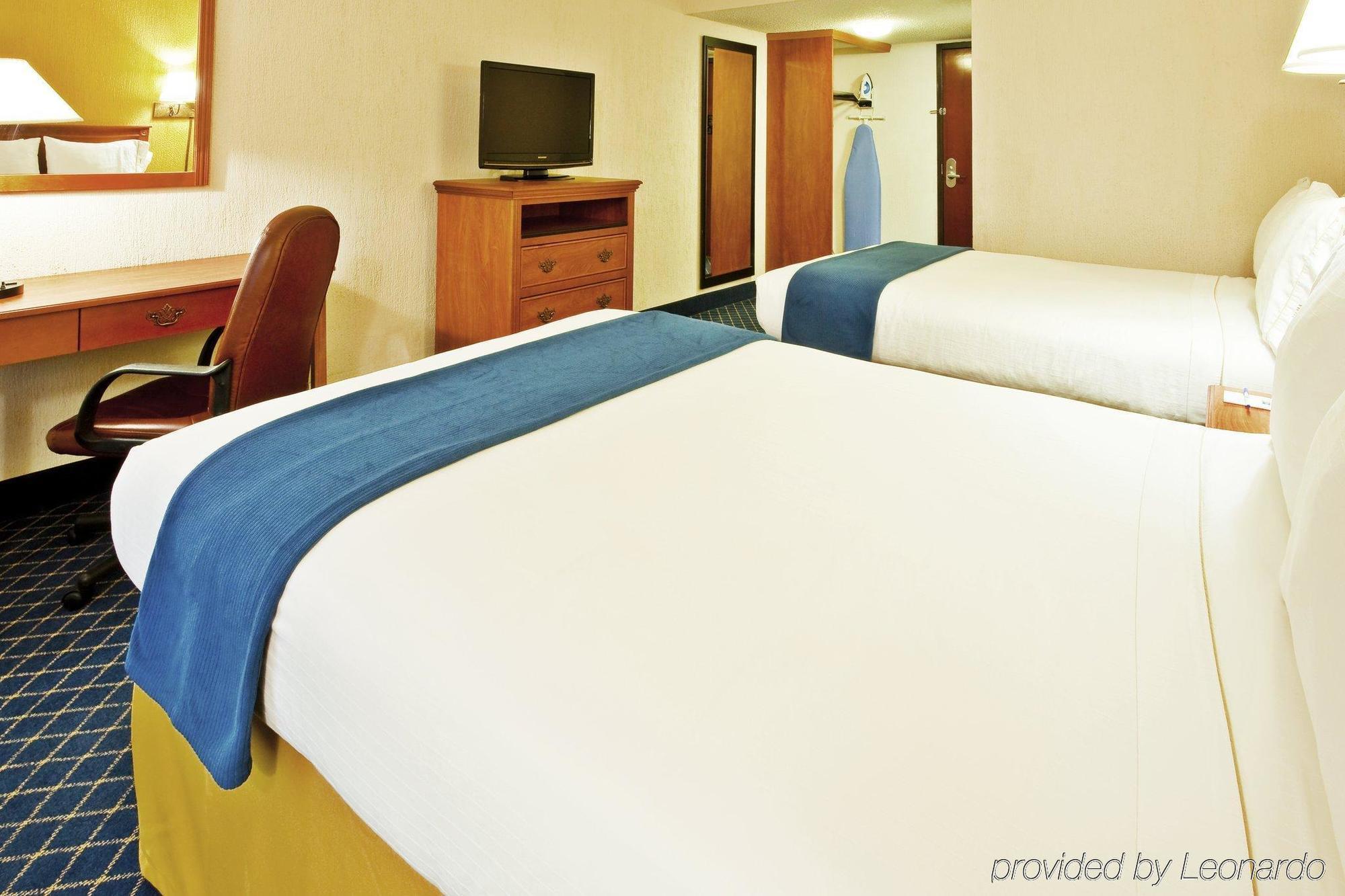 Holiday Inn Express & Suites Nashville-I-40 & I-24 מראה חיצוני תמונה